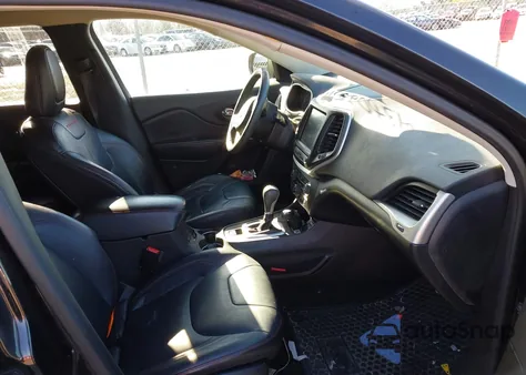 2014 Jeep Cherokee Trailhawk z USA, uszkodzony, nr VIN 1C4PJMBS5EW111617